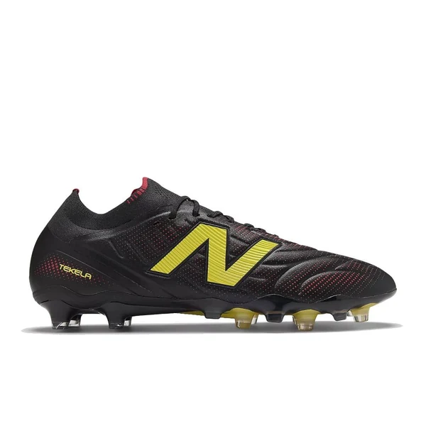 New Balance Tekela V5 Elite Low Zwart Geel